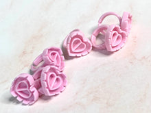 Load image into Gallery viewer, 100 Pink Heart Glue Rings for Pinching Fans
